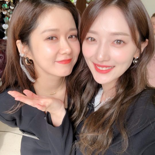 “사랑하는 나팀장님과”...표예진X장나라, 흐뭇한 선후배 케미