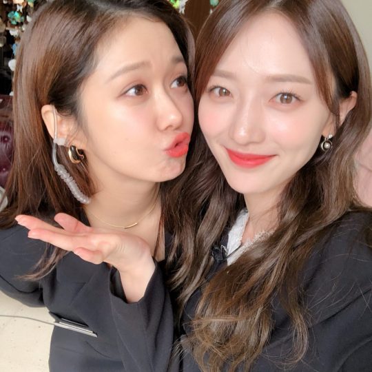“사랑하는 나팀장님과”...표예진X장나라, 흐뭇한 선후배 케미