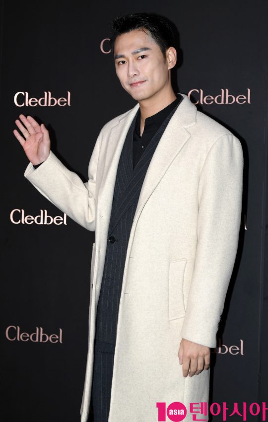 중국배우 주스샤오가 27일 오후 서울 장충동 반얀트리 클럽앤스파 서울에서 열린 끌레드벨 ‘V착밀착 런칭데이’ 행사에 참석하고 있다.