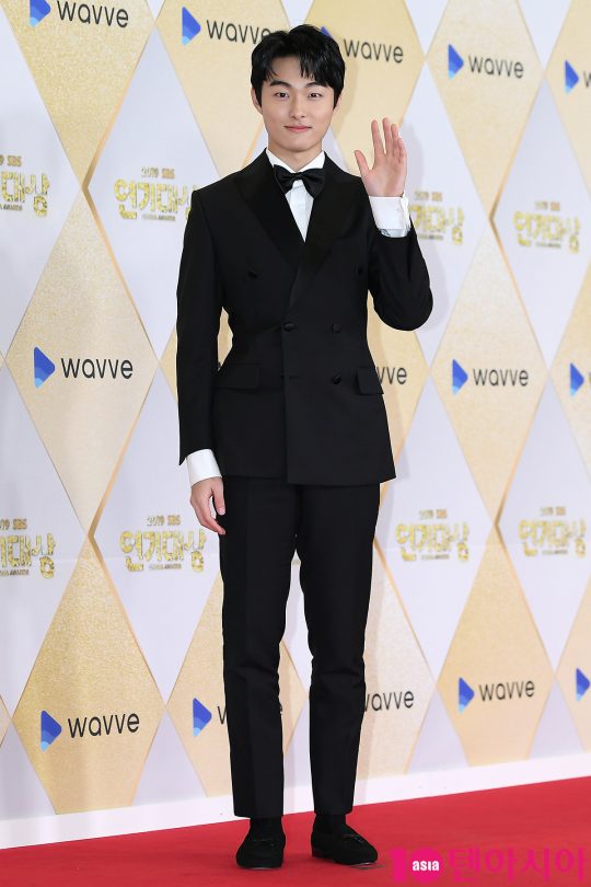 배우 윤찬영