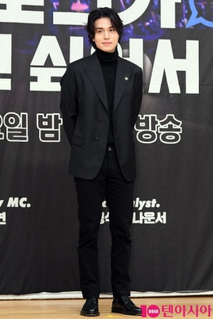 정통 토크쇼의 변주 '이동욱은 토크가 하고 싶어서'...첫 회 게스트는 공유(종합)