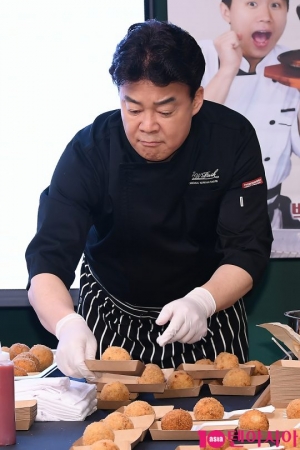'맛남의 광장' 백종원 &#34;걱정됐던 김희철, 청소 에이스 등극&#34;