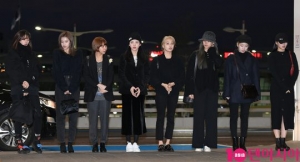 JYP 측 “트와이스, 공항 무질서로 부상...문제 반복될 경우 법적 조치”[입장전문]