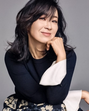 윤유선, 연극 &#39;여자만세2&#39; 캐스팅