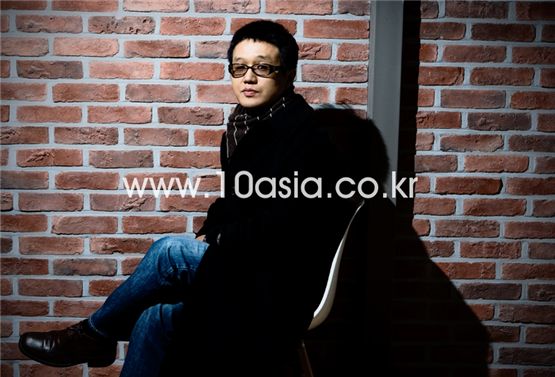 문동현 PD│“바퀴벌레는 질기게 살아남아야 하는 우리와 닮았다”