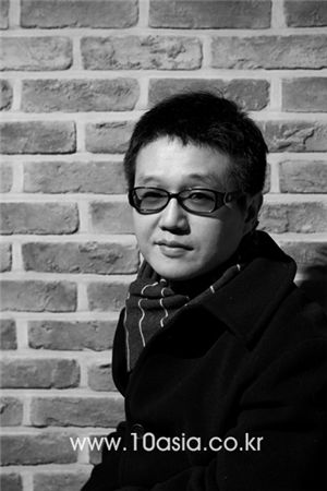 문동현 PD│“바퀴벌레는 질기게 살아남아야 하는 우리와 닮았다”