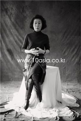 윤여정│“난 신 들린 연기가 싫어요” -1