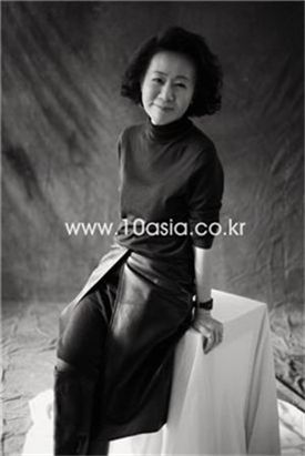 윤여정│“난 신 들린 연기가 싫어요” -1