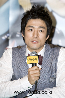 양익준 “노출은 근사하다. 마음에 대한 것도, 신체에 대한 것도”