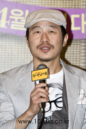 양익준 “노출은 근사하다. 마음에 대한 것도, 신체에 대한 것도”