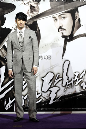 이준익 “험악한 시대의 성장통을 관객에게 심고 싶었다”