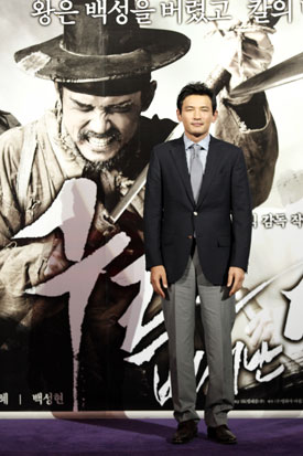 이준익 “험악한 시대의 성장통을 관객에게 심고 싶었다”