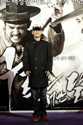 이준익 “험악한 시대의 성장통을 관객에게 심고 싶었다”