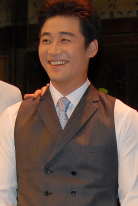 연극 <추적>│남자, 이야기