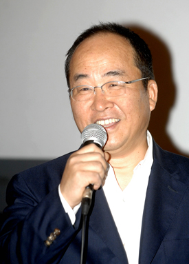 이장수 감독 “멋지기보다는 정서적 공감대를 형성할 수 있도록”