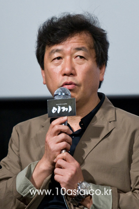 강우석 감독 “‘척’ 하고 싶은 생각으로 <이끼>를 만든 건 아니다”