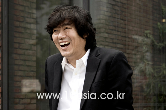 성동일│“흥행 부담 없이, 투박한 연기를 계속 하고 싶다” -2