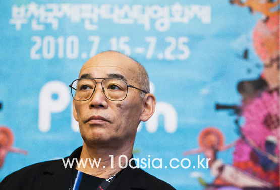 토미노 요시유키 감독 “영상을 위한 전쟁, 그건 전쟁이 아니라 패션이다”