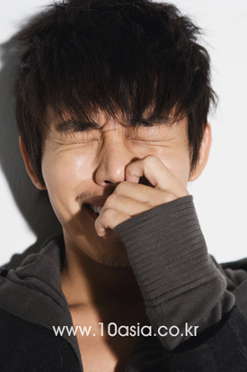 유아인│“숨을 쉬어서 살아 있는 게 아니라 사람답게 깨어 있고 싶어요” -2
