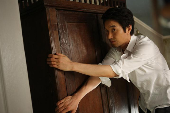 영화 <이층의 악당>│한석규, 저 여기 있어요