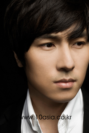 김동완 “<헤드윅>을 한다고 팬들이 떨어져나갈 것 같진 않다”