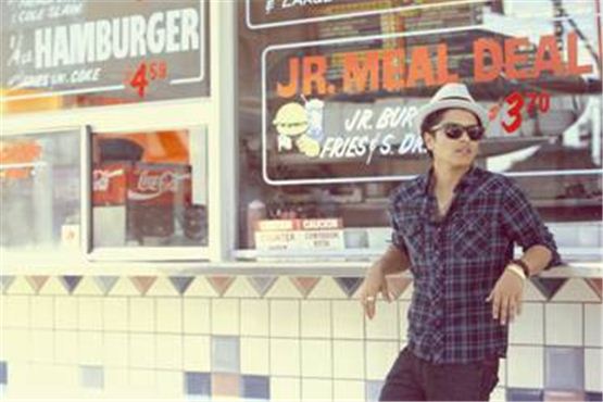 브루노 마스, < Doo-Wops & Hooligans >의 디럭스 에디션 발매