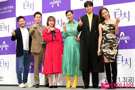 민연홍 감독(왼쪽부터), 배우 주상욱, 김보라, 변정수, 이태환, 한다감