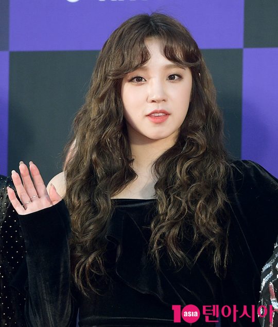 여자아이들 우기