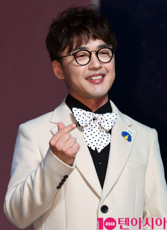 가수 성국이 7일 오전 서울 서교동 하나투어 브이홀에서 열린 정규 앨범 ‘Dream’ 발매 쇼케이스에 참석하고 있다.