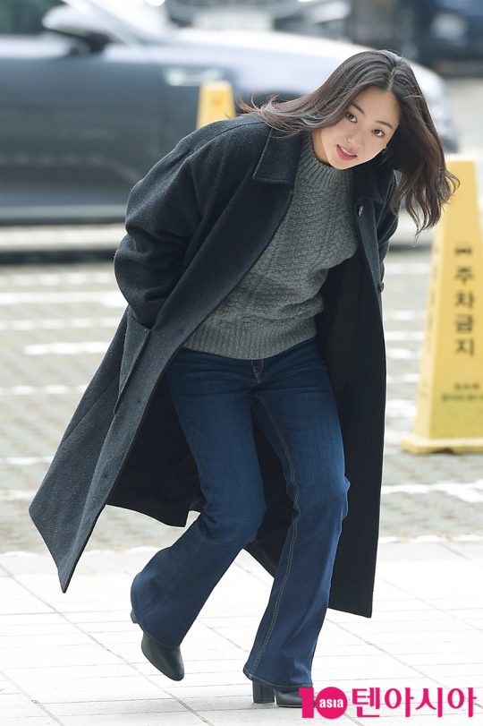 배우 전여빈