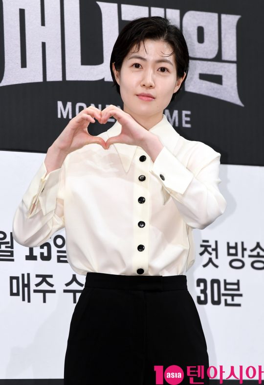 배우 심은경이 8일 오후 서울 강남구 논현동 임피리얼 팰리스 호텔에서 열린 tvN 새 수목드라마 ‘머니게임’ 제작발표회에 참석하고 있다.