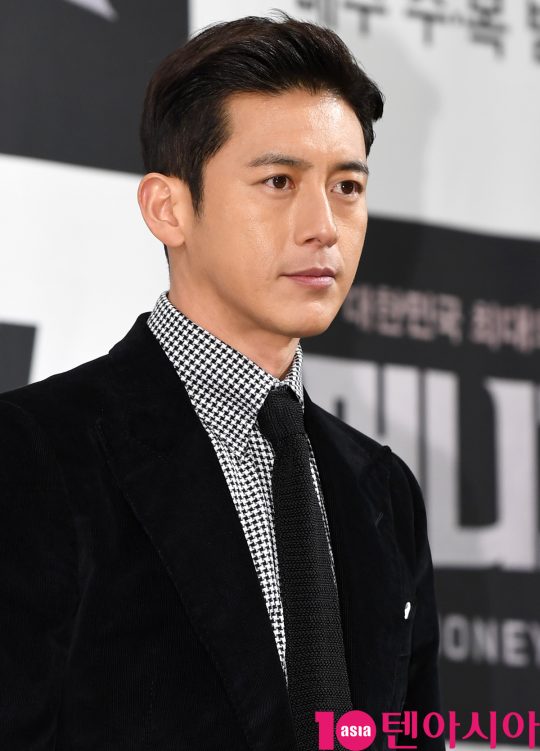 배우 고수가 8일 오후 서울 강남구 논현동 임피리얼 팰리스 호텔에서 열린 tvN 새 수목드라마 ‘머니게임’ 제작발표회에 참석하고 있다.