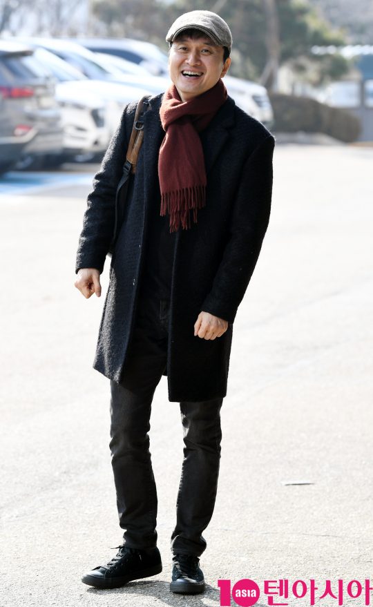 장현성이 11일 오후 서울 여의도동 KBS별관에서 열리는 ‘해피투게더4’ 녹화 방송에 참석하고 있다.