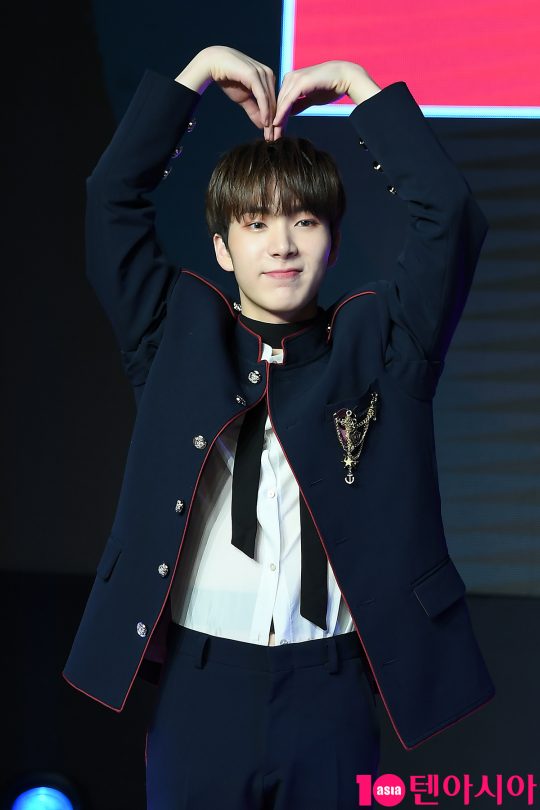 그룹 이엔오아이 진우