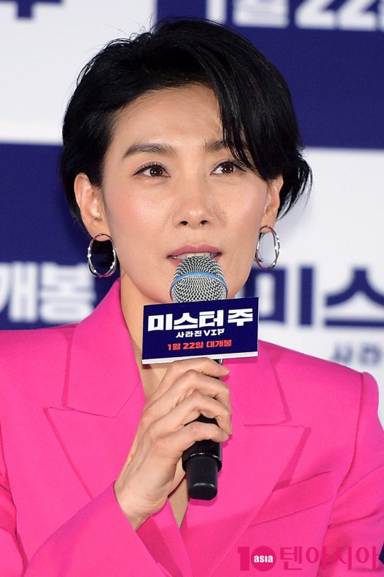 배우 김서형