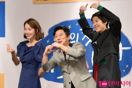 배우 소이현(왼쪽부터), 코미디언 이수근, 방송인 홍진경