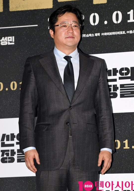 배우 곽도원이 15일 오후 서울 한강로3가 CGV 용산아이파크몰점에서 열린 영화 ‘남산의 부장들’ 언론시사회에 참석하고 있다.
