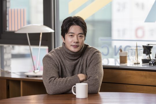 권상우는 ‘히트맨’에 함께 출연한 아역 이지원에 관해 “연기하는 방식이 독특했다. 성인으로 성장했을 때 기대되는 배우 중 하나”라고 칭찬했다.