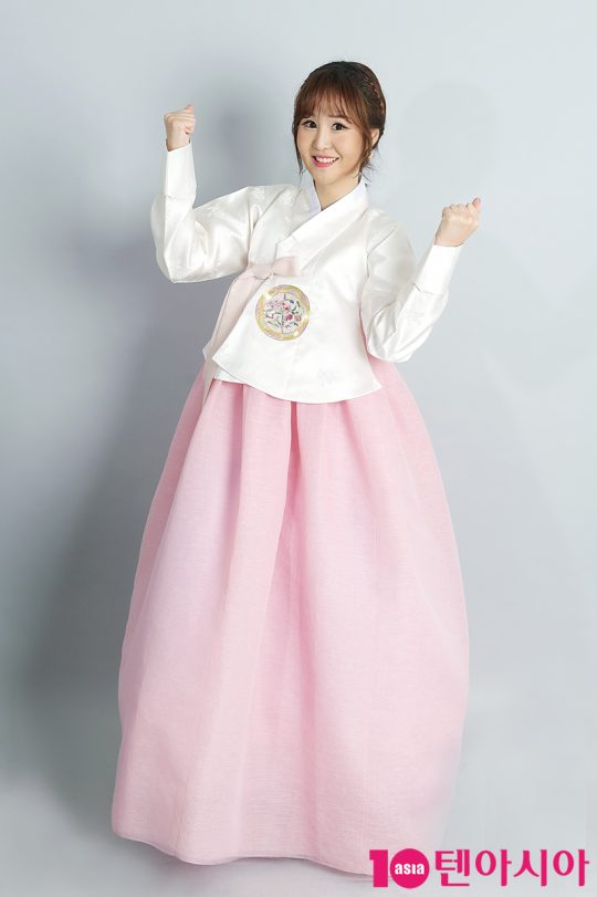 밝은 에너지를 팬들에게 전하고 싶다는 윤수현. “2020년엔 좋은 일들이 가득하실 거예요!” /서예진 기자 yejin@