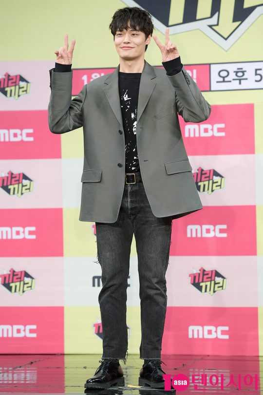 모델 정혁