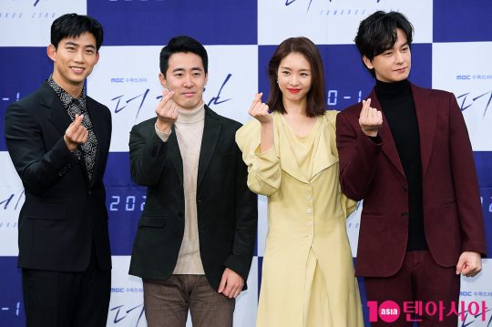 배우 옥택연(왼쪽부터), 장준호 PD, 이연희, 임주환
