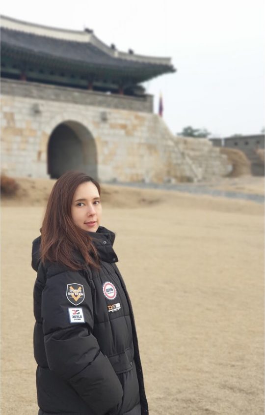 에바 포피엘 "일도 열심히, 가족도 더 사랑할게요"...福을 부르는 미소