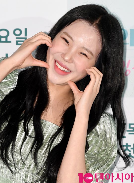 모모랜드 주이가 30일 오후 서울 마포구 상암동 SBS 프리즘타워에서 열린 SBS FiL 신규 예능 프로그램 ‘나의 음악쌤 밍글라바’ 제작발표회에 참석하고 있다.