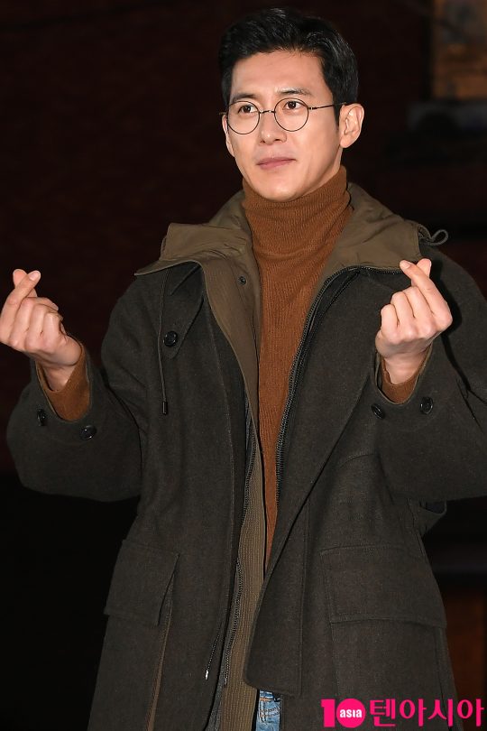 배우 고수