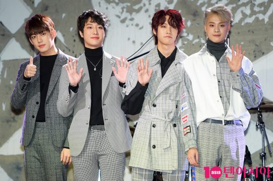 밴드 아이즈의 준영(왼쪽부터), 지후, 현준, 우수가 31일 오후 서울 한남동 현대카드 언더스테이지에서 세 번째 싱글앨범 ‘더아이즈(THE:IZ)’ 발매 기념 쇼케이스를 열었다. / 서예진 기자 yejin@