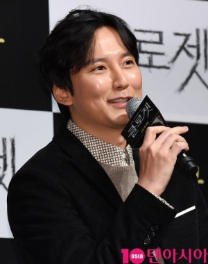 &#39;클로젯&#39; 김남길 &#34;가성비 좋은 하정우 유머&#34;