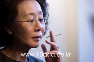 윤여정│“죽음과 삶이 찰나예요. 다들 재미있게 살아요” -2