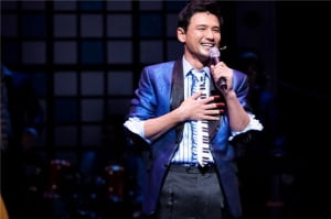 뮤지컬 <웨딩싱어>│사랑의 폐품은 조심하세요