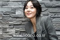 김윤진, (한국시각) 29일 하와이에서 영화 제작자이자 자신의 매니저였던 박모씨와 결혼.