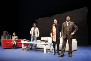 연극 <대학살의 신>│위선의 세계로의 초대